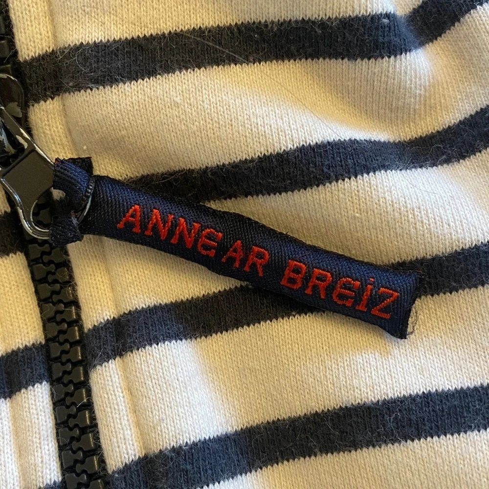Anne Ar Breiz infant zip front hoodie sweatshirt. Size 12 months